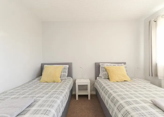 Bedzzz - House On The Green Villa Preston 
