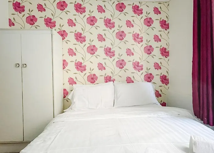 Blackpool hotels near Blackpool Central Library