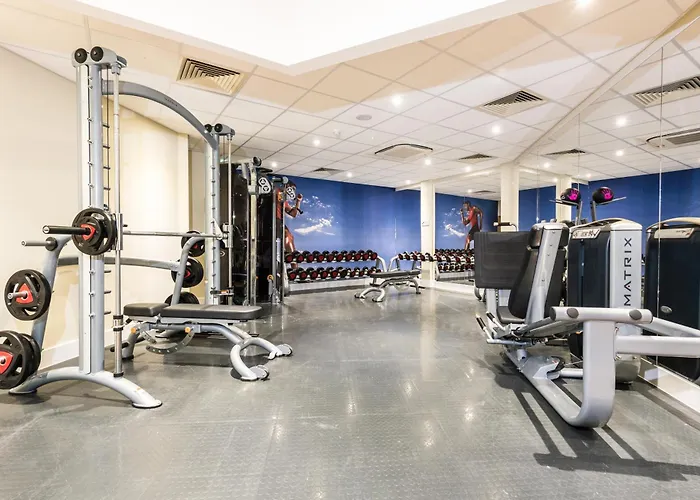 Lancaster Hotels With Jacuzzi in Room near Williamson Park