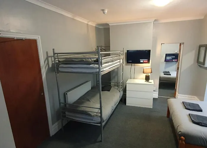 Blackpool North Close To Station - With Free Car Parking